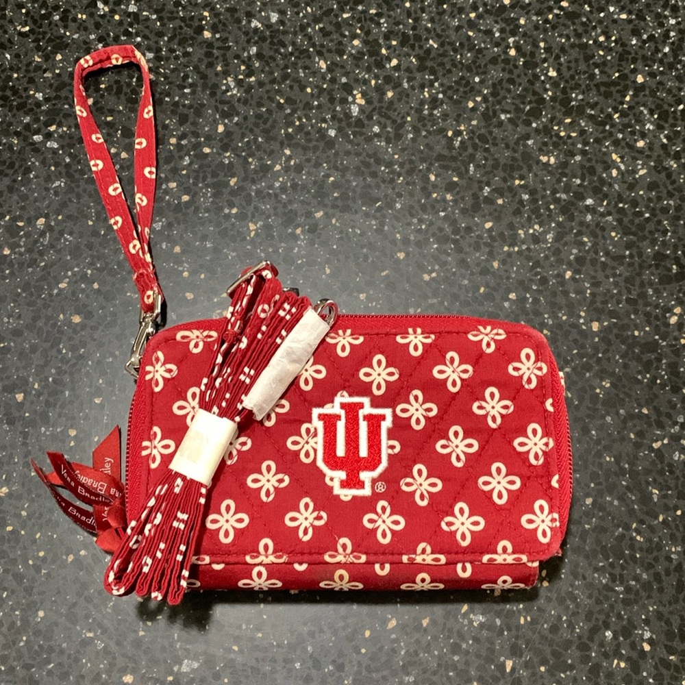 Vera Bradley IU Zip around Wristlet Wallet gently used